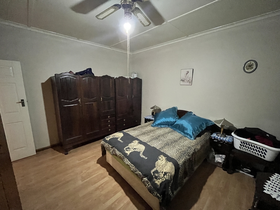5 Bedroom Property for Sale in De Zoete Inval Western Cape